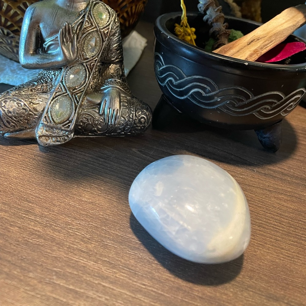 Blue Calcite Palm - Picture 2 of 8